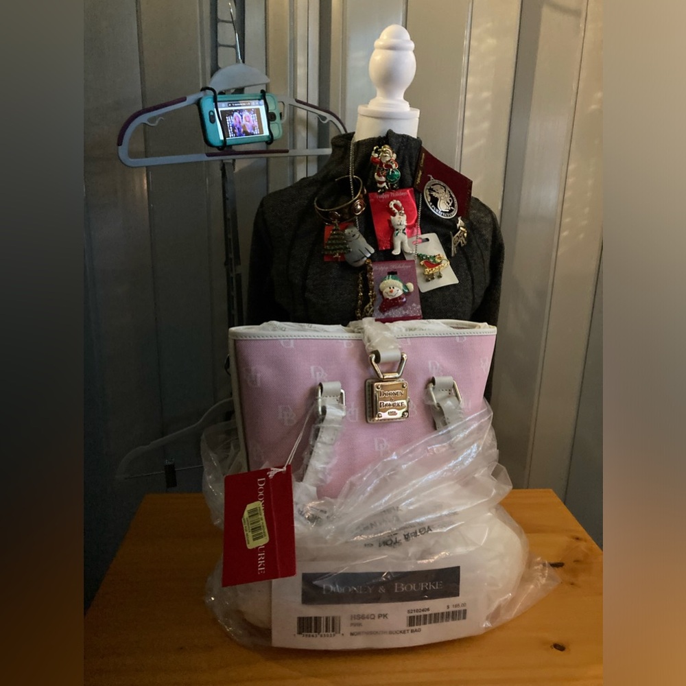 Original packaging Dooney & Bourke Pink and White Bucket Bag.